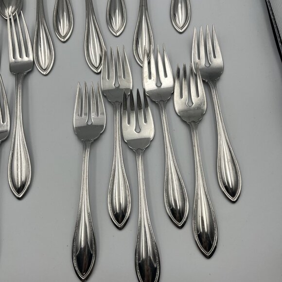 Oneida American Harmony Flatware Set For 6 Plus 4 Serving 34 Pieces In Total - Picture 3 of 8